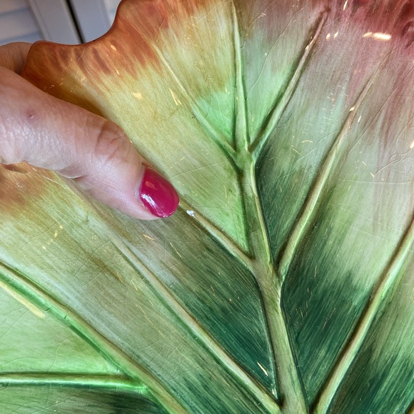 Fitz & Floyd Harvest Heritage Hand-Crafted
Ceramic 8" Canape Leaf Plate - Picture 5 of 6